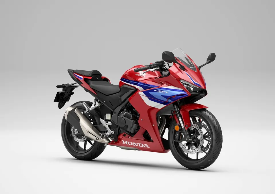 CBR500R von Honda mit Winglets im Stil der Fireblade