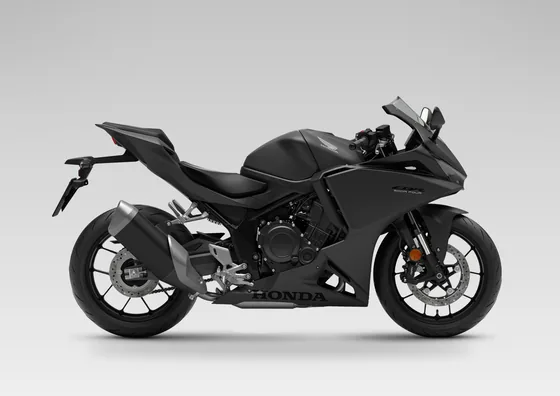 Fully faired mid-range sports bike CBR500R FOUR by Honda with E-Clutch