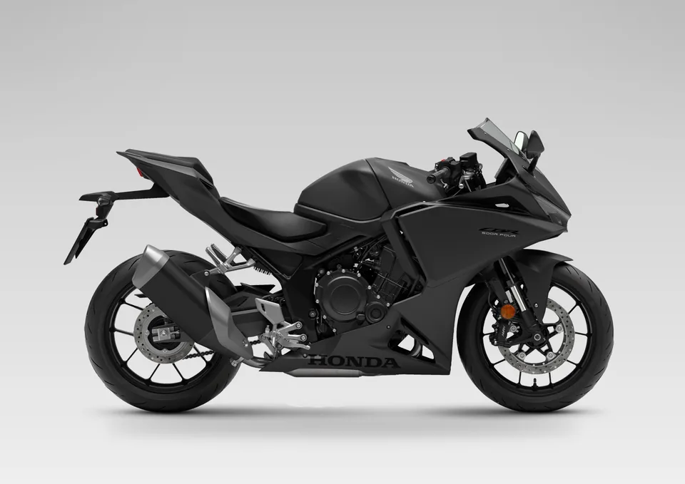 Vollverkleideter Mittelklasse-Sportler CBR500R FOUR von Honda mit E-Clutch