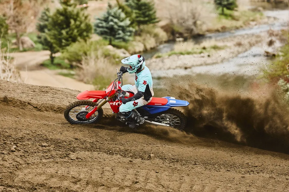 MX2 training with the Honda CRF250R on the motocross track