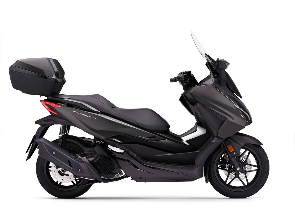 Honda Forza 125 mit 5-Zoll-TFT-Cockpit und SMART Key