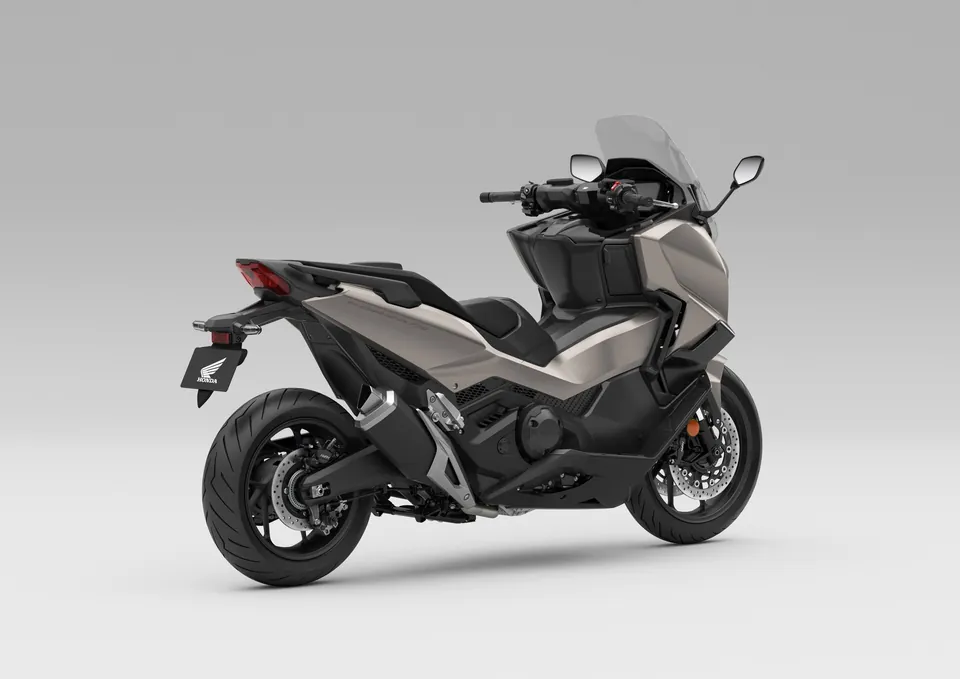 Zweizylinder-Roller Forza 750 von Honda für Stadt, Landstrasse und Autobahn