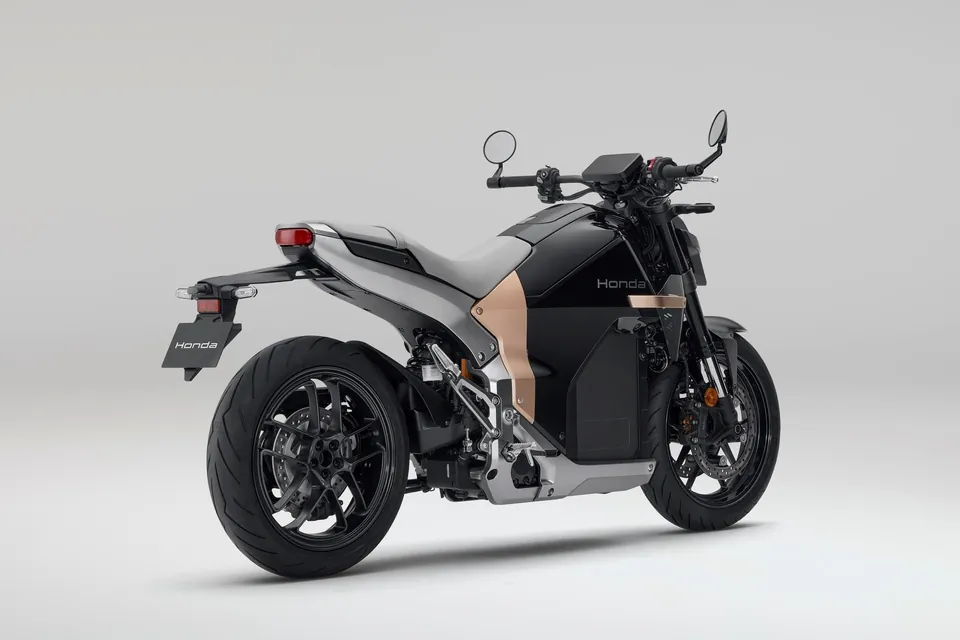 Honda WN7 mit LED-Doppelscheinwerfer und Tagfahrlicht
