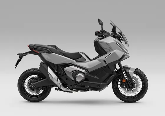 Honda X-ADV 750 Adventure-Roller in der Seitenansicht