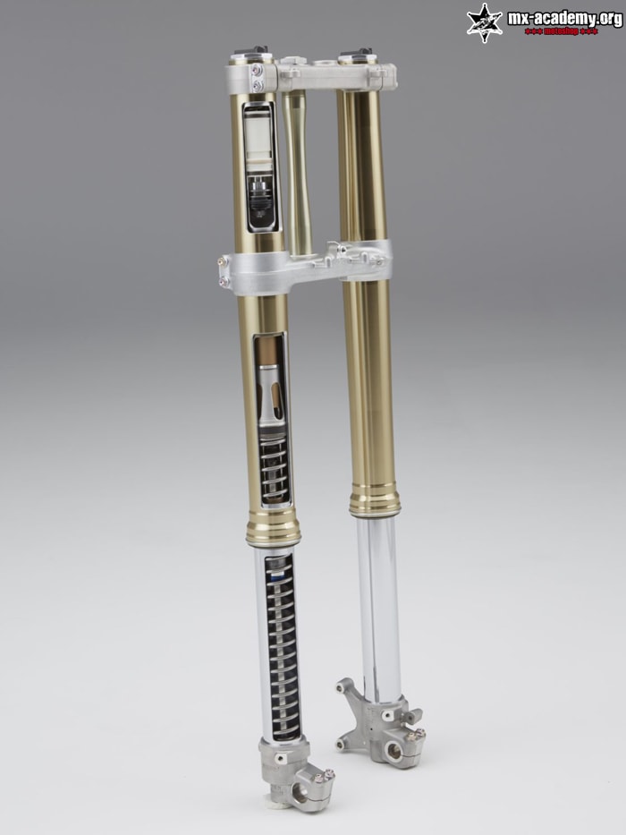 2017 CRF450R mit 49mm Werksgabel 2017 CRF450R mit 49mm Werksgabel